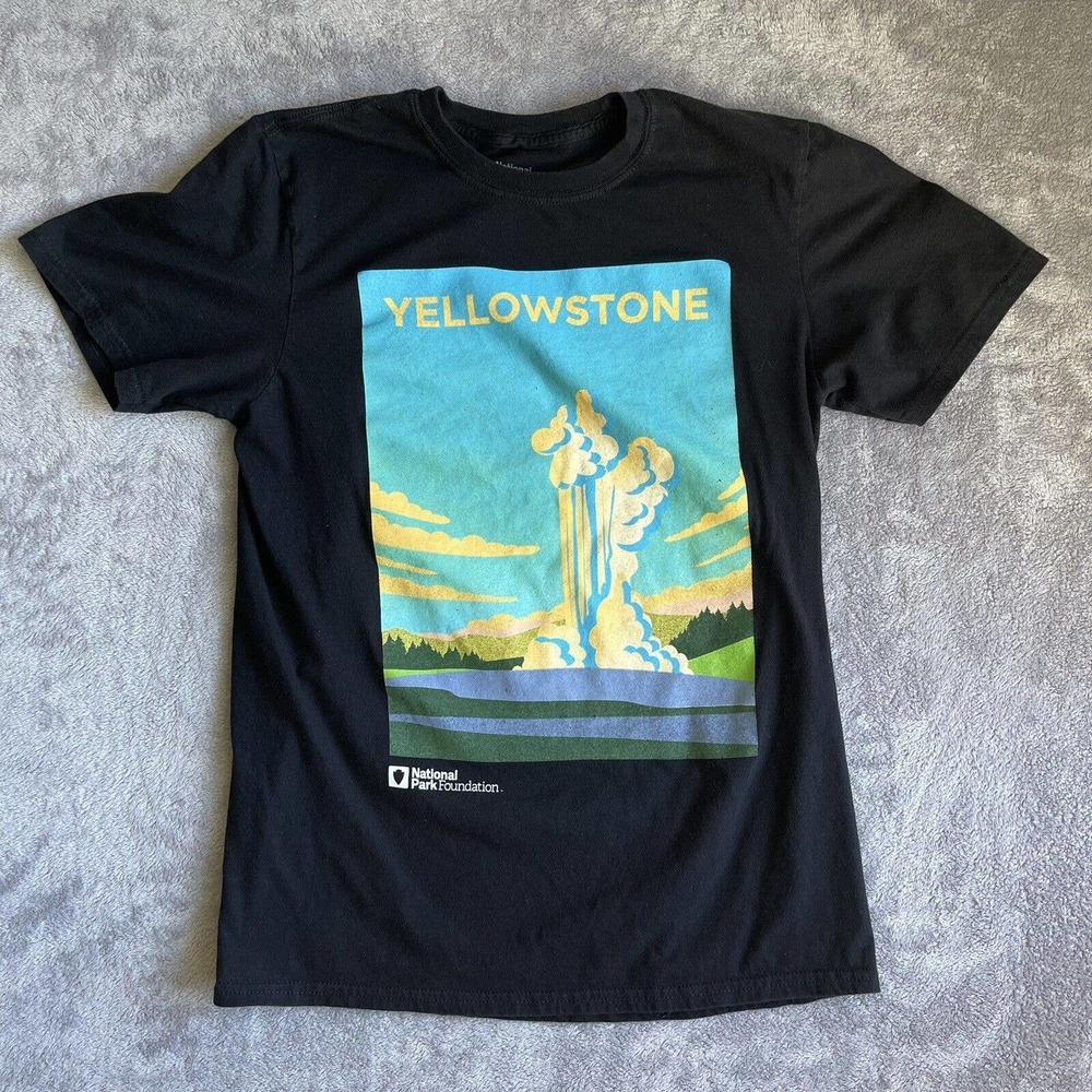✨3 for $10✨ National Geographic Black Yellowstone Tee